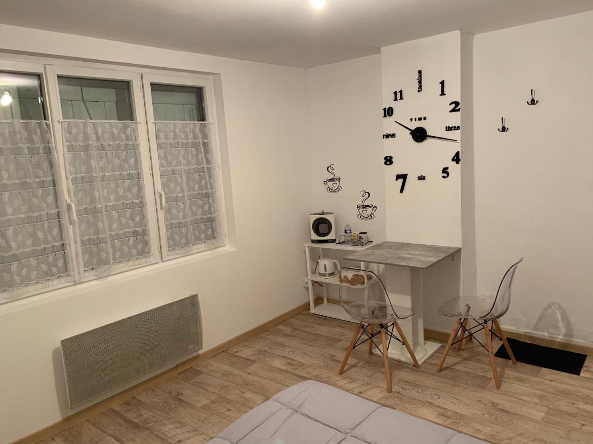 Studio Ideal Travail, Famille, Tout Y Est … Apartment Dompierre-sur-Besbre Bagian luar foto